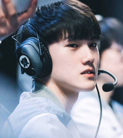 斥队友抢金 斥队友抢金