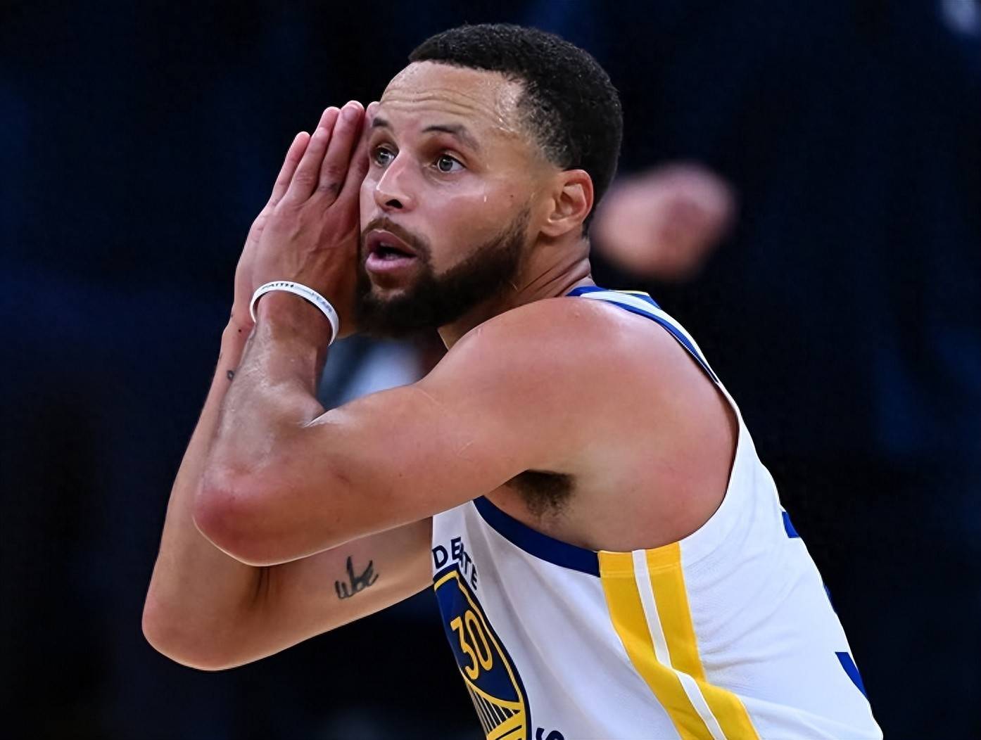 酒精而减弱 酒精而减弱